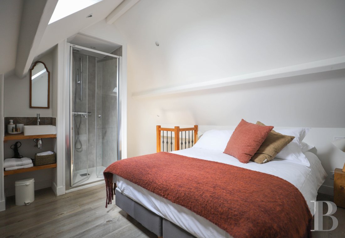 A former 18th century farmhouse with carefully renovated outbuildings on the edge of a forest in Perche - photo  n°42
